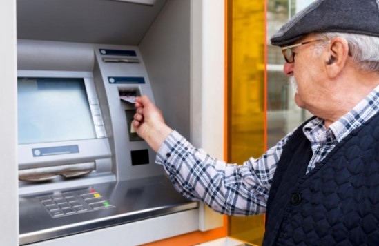 Банковите такси продължават да поскъпват съобщи БНР От началото на